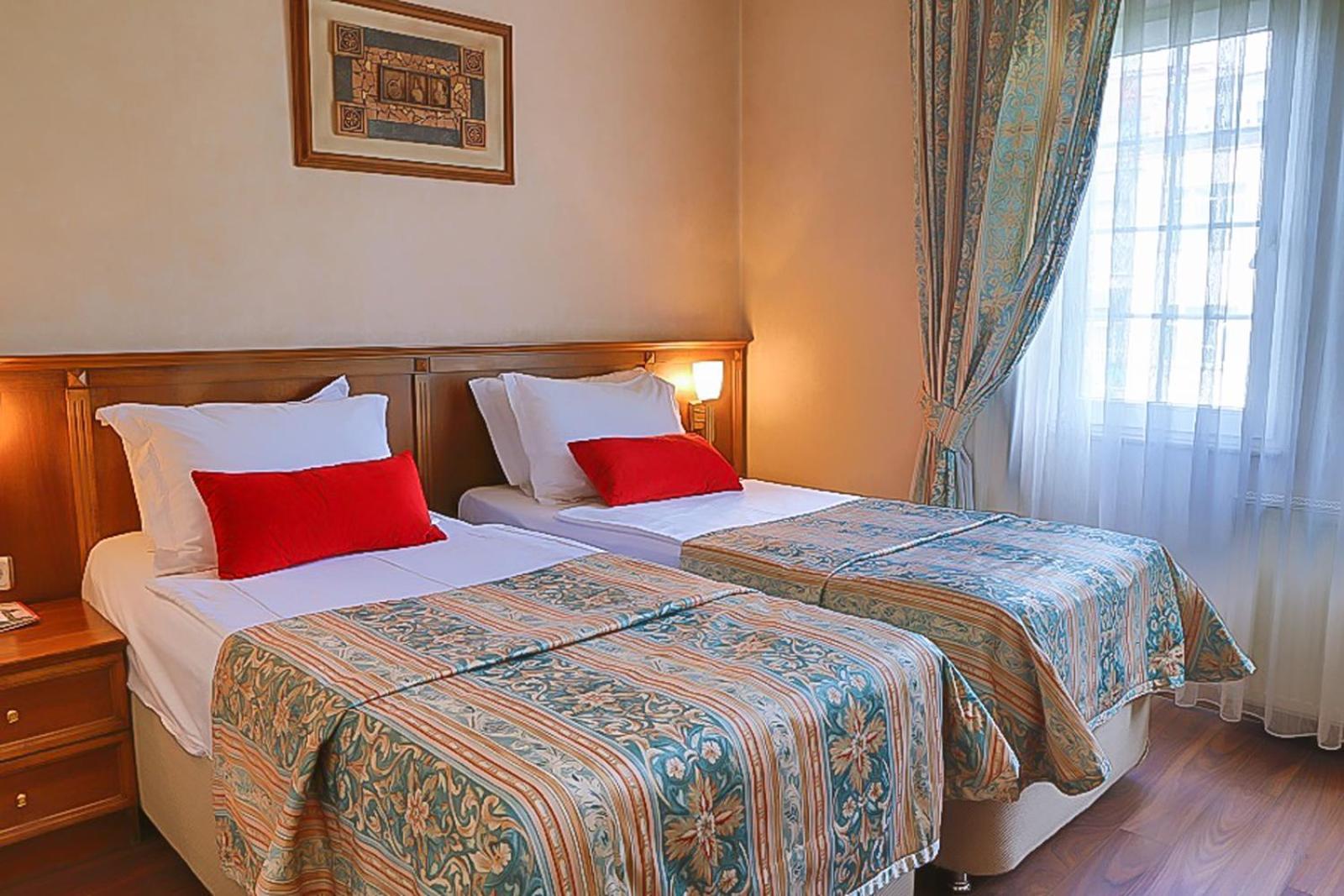 Elit Hotel 4*