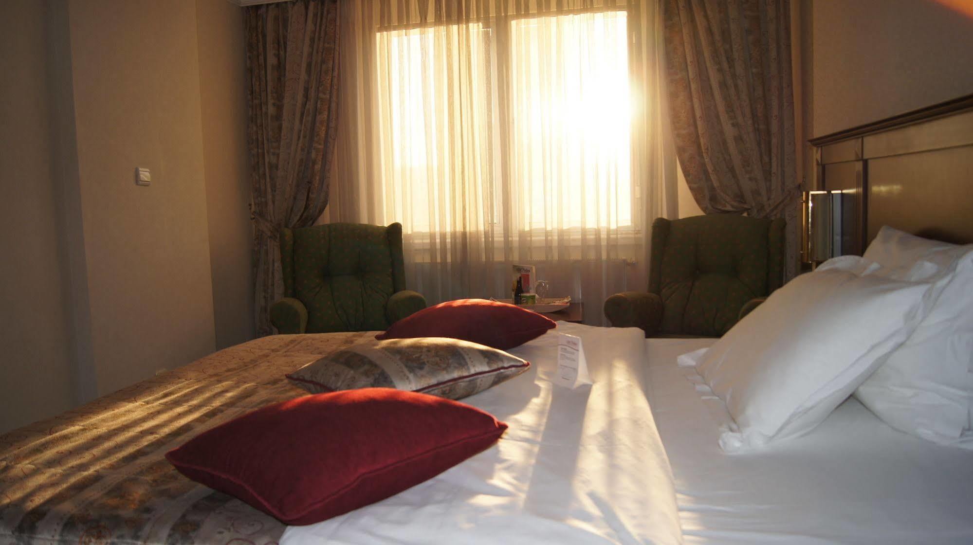 Elit Hotel 4*